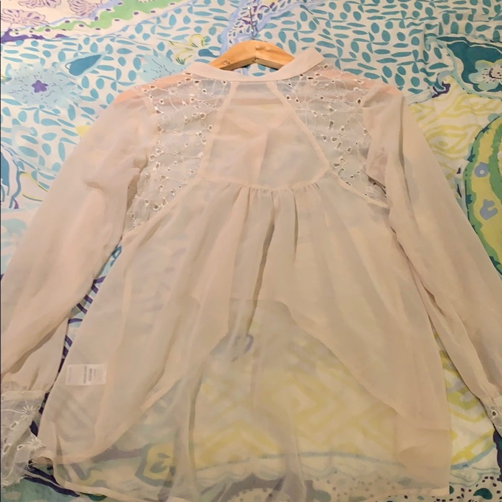 Doe and Rae Blouse - Picture 6 of 7